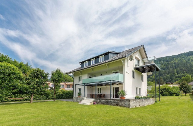 Apartment 'Villa Müller Turmfalke' with Lake View, Shared Garden and Wi-Fi