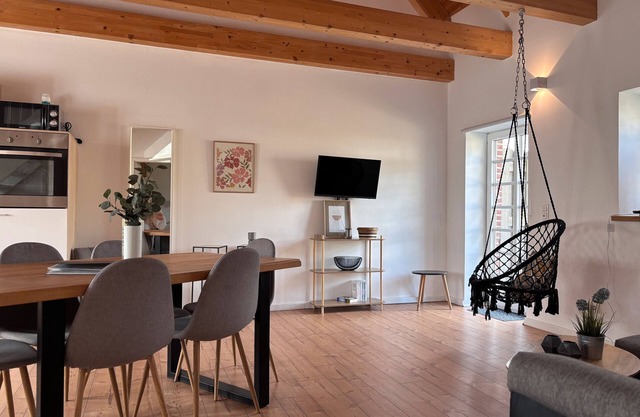 Apartment 'Wanderlust' with Private Terrace, Private Garden and Wi-Fi