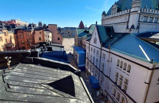 Apartment with a beautiful rooftop view of Rautatientori