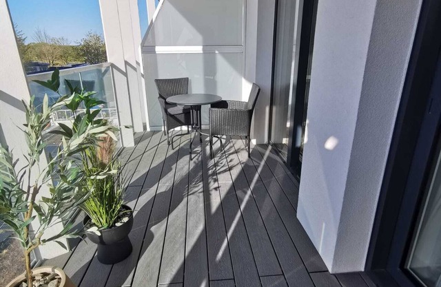 Apartment with sea view, fully furnished, with a south-facing balcony.