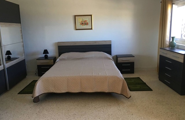 Apartment with separate entrance in a rustic and villa area with panoramic view.