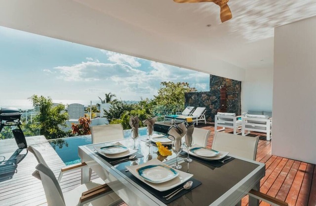 Apartment with swimming pool and sea view
