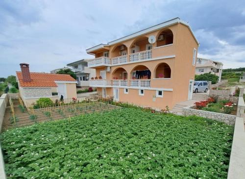 Adria Garden Rtina 