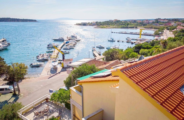 Apartments and rooms Slavko, (8116), Banjol, Croatia