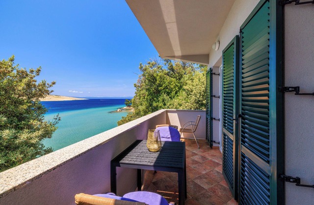Apartments By the sea in Lopar (86661-A1) - Lopar - island Rab