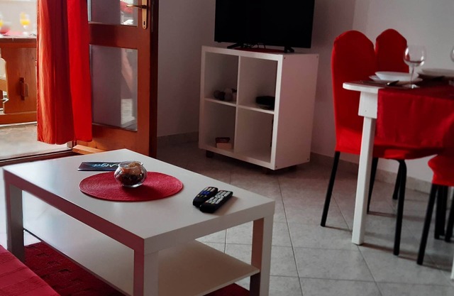 Apartments Cumbelic - One Bedroom Apartment with Balcony and Sea View A2
