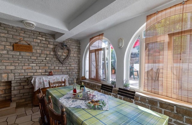 Apartments Davorka (38421-A3) - Gdinj - island Hvar