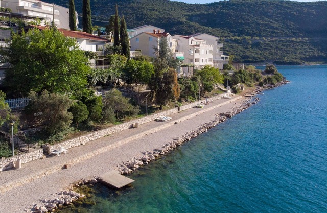 Apartments Darden - Studio Apartment with Terrace and Sea View A1