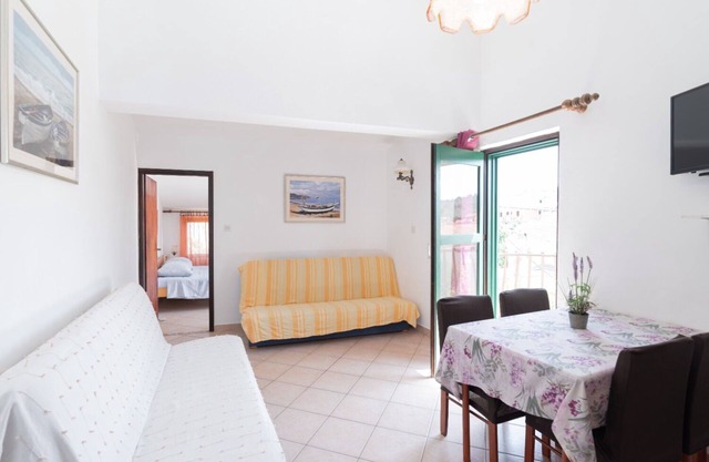 Apartments Din (10535-A4) - Kukljica