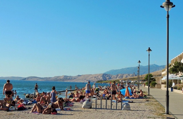 Apartments Ivanka, (15404), Pag, Croatia