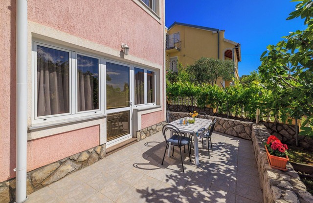 Apartments Krunoslav (68271-A3) - Punat - island Krk