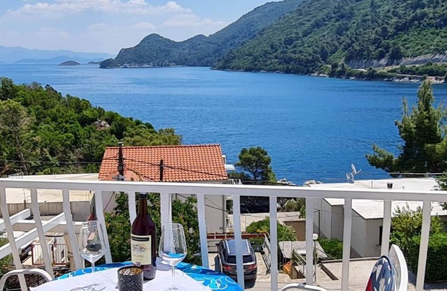 Apartments Maruška - Two Bedroom Apartment with Balcony and Sea View