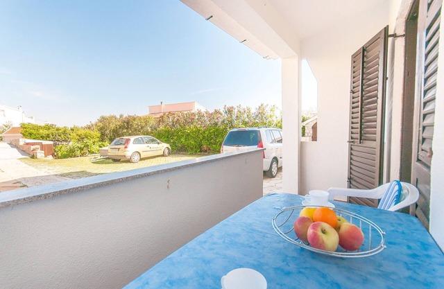 Apartments Mate (23961-A1) - Pag - island Pag