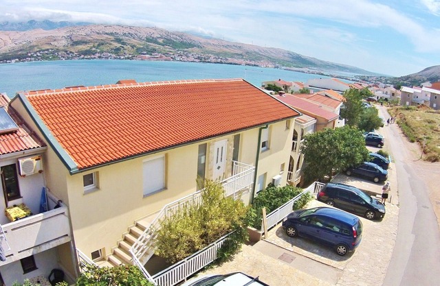 Apartments Mile, (11086), Pag, Croatia