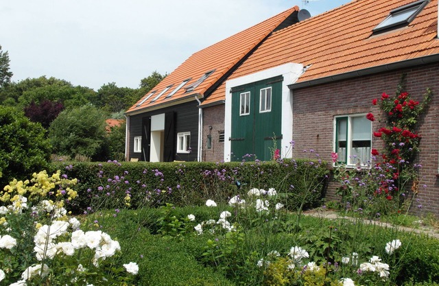 Apartments on the Zeeland farmland near the sea and beach