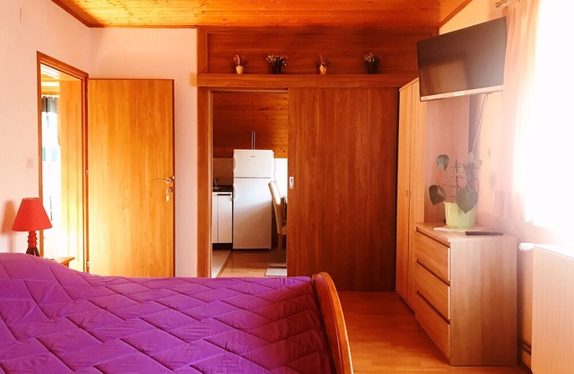 Apartments Renata (80671-A2) - Smoljanac