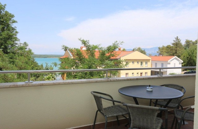 Apartments Sucic Iva i Tea (86111-A2) - Soline - island Krk