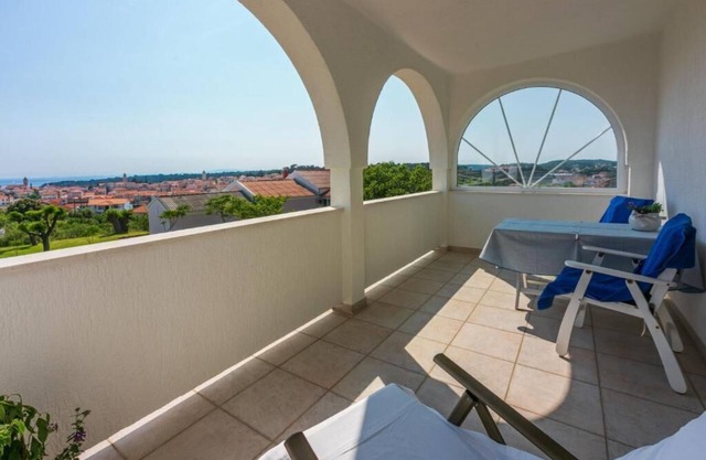 Apartments Vila Antula (66781-A2) - Banjol - island Rab