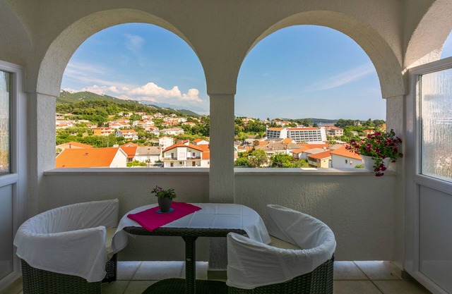 Apartments Vila Antula (66781-A6) - Banjol - island Rab