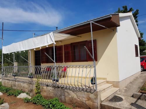 Apartments with parking space Kastel Stafilic, Kastela - 16086