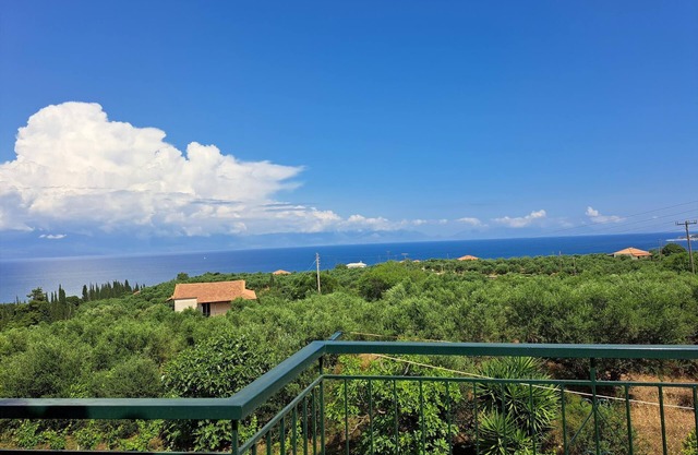 Apartments with tavern above Peroulia beach near Koroni