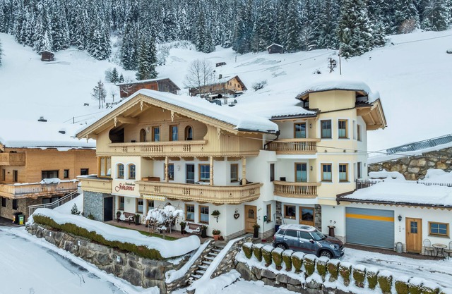 App. Sonnenschein in Ferienhaus Johanna in the Zillertal- close to the ski slopes and hiking area
