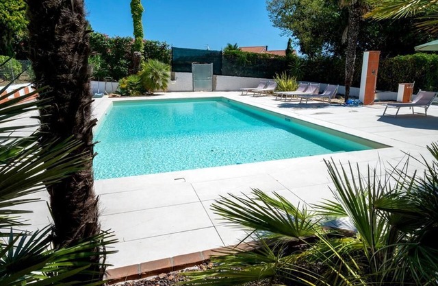 Appartamento con Piscina, Campo da Tennis e Barbecue a Villa Alba di Luna Sirolo