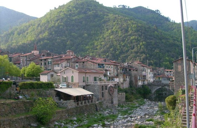 Appartamento nel centro storico di Isolabona