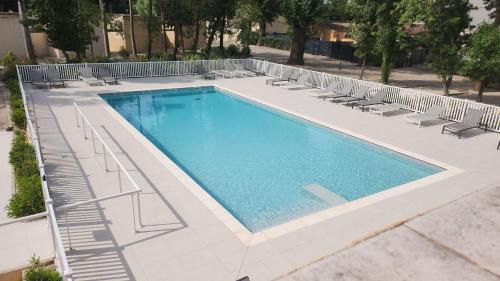 Appartement 3 Chambres, terrasse privée, piscine, parking