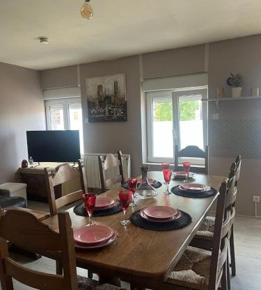 Appartement calme, frais à louer, nouvellement repeint, emplacement stratégique, proche de toutes commodités, de l'autoroute, valenciennes, lille, Belgique, wifi, Netflix, parking Gratuits