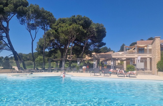 Appartement AU Domaine DU Golf DE L'isle SUR LA Sorgue
