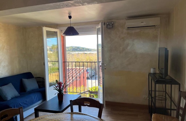 Appartement Hyères - La Bergerie 200m plage Calme Vue nature 1 chambre 4 personnes Parking - Erica