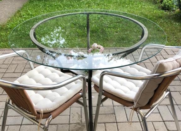 Appartement like complete Suite with Terrasse, very close to centre, beautiful, superquiet, parking !