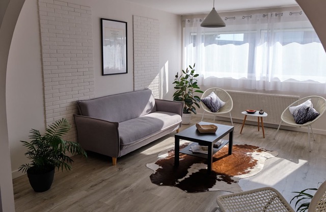 Appartement Moderne à Côté du Tramway