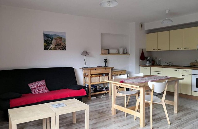 Appartement Pratique avec Balcon et Garage Privatif à Villard-de-Lans - FR-1-548-10