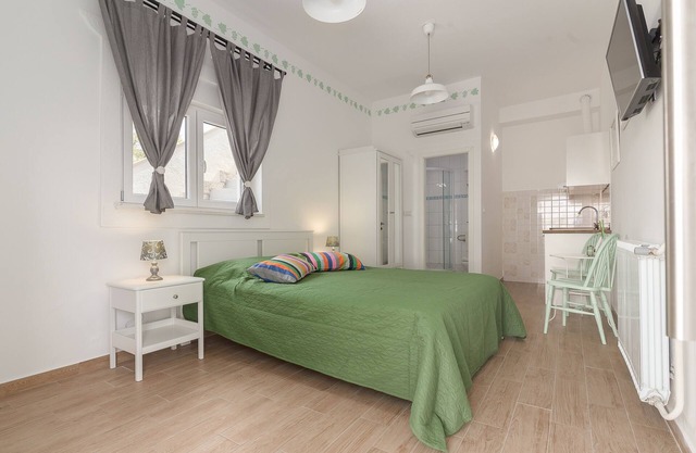Appartmant for 2 people with private bathroom and kitchen