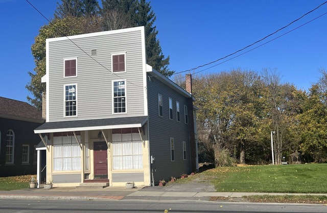 Apple Tree Apt 2, Charming 2nd fl apt, under 5 minutes to Dreams Park