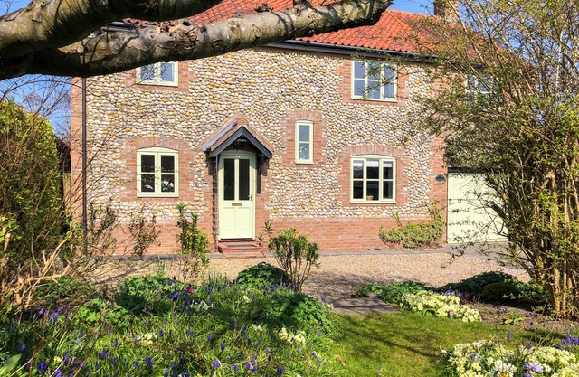 Appletree Cottage - Three Bedroom House, Sleeps 6