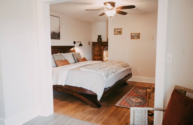 Apt. #5- Goldsmith's Riverfront Inn- Bitterroot Apartment