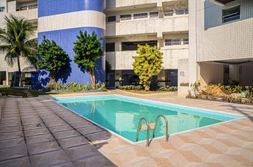 Apto 3Qts Cond. c/piscina a 600m da Praia CEE202
