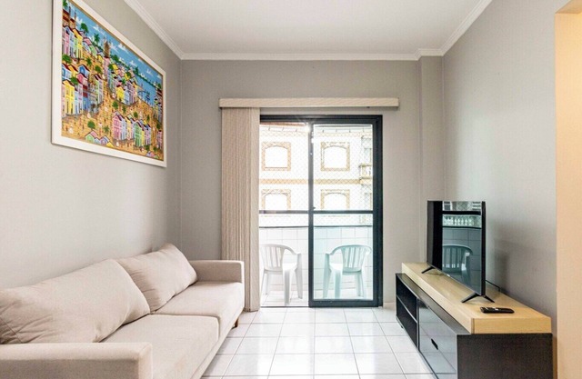 Apto com excelente localização a 50m da praia