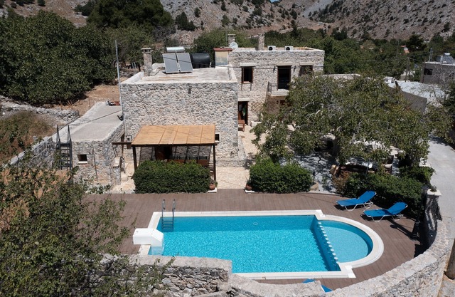 Archodiko villa for 10 guests,Private pool,Near Sfakia