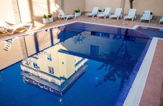 Arno Guest House