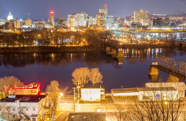 ☆ Artist Refuge w/ Harrisburg View & Parking ☆