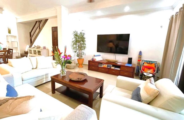 Aruba Breeze Condo B7