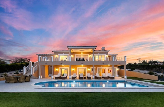 As Palmeiras - Luxury 4 bedroom villa with pool and stunning ocean views!