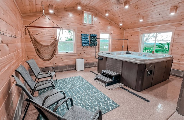 Ash Ridge Lodge in Hocking Hills