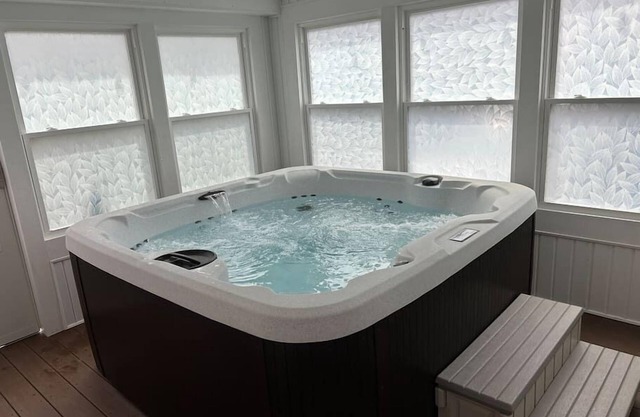 Asheville Hideaway: Hot Tub & Trail Access