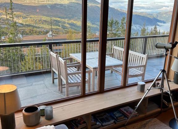 Astonishing Mountain Lodge at the top of Gaustablikk, 25m2 west facing terrace, 3 bedrooms