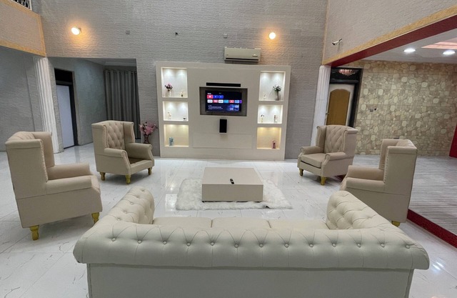 At the centre of everything you need, the best restaurants & nature. Airport 12m